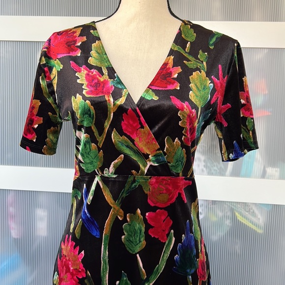 Zara Floral Velvet Midi Short Sleeve Dress Size Large - Picture 3 of 7